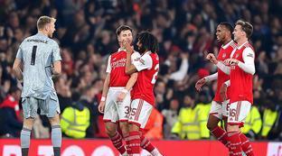 年轻中场阿 年轻中场阿