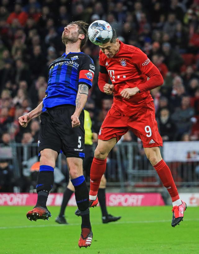 替补席上的 替补席上的